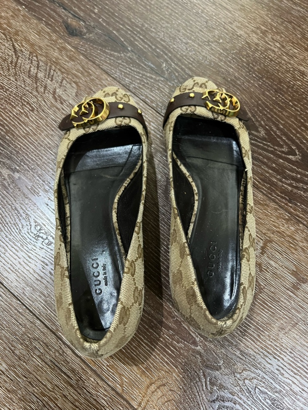 Gucci canvas Brown Monogram Pumps with gold and brown Leather Strap size 38 - Picture 2 of 11